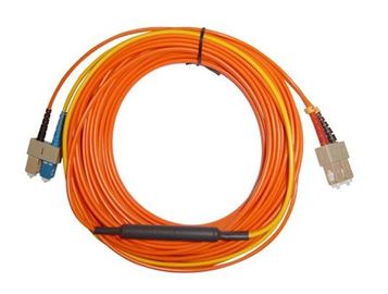 SC APC - SC APC光ファイバー ネットワークのパッチ・コード、オレンジ白い黒