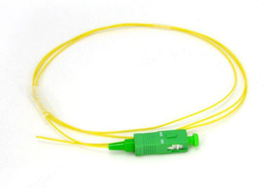 SM の黄色の光ファイバ ケーブルが付いている光学アクセス ネットワーク SC APC 単信繊維のピグテール