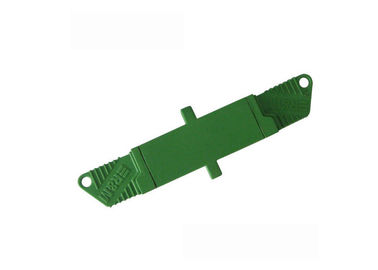 APCは緑のプラスチック ハウジングが付いている繊維光学のアダプターを磨いた