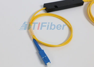 黄色いSC/APC 1 x 3.0mm G657A繊維ケーブルが付いている2繊維光学のディバイダー