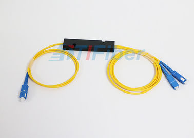 黄色いSC/APC 1 x 3.0mm G657A繊維ケーブルが付いている2繊維光学のディバイダー
