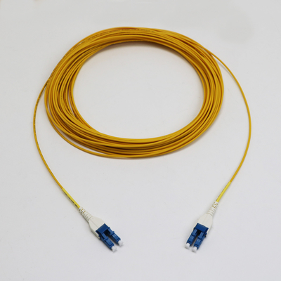 Uniboot LC ファイバージャンパー 1M LC UPC から LC UPC シングルモード G657.A1 Bendインセンシティブ 2mm LSZH 低損失 0.15dB ファイバーパッチコード