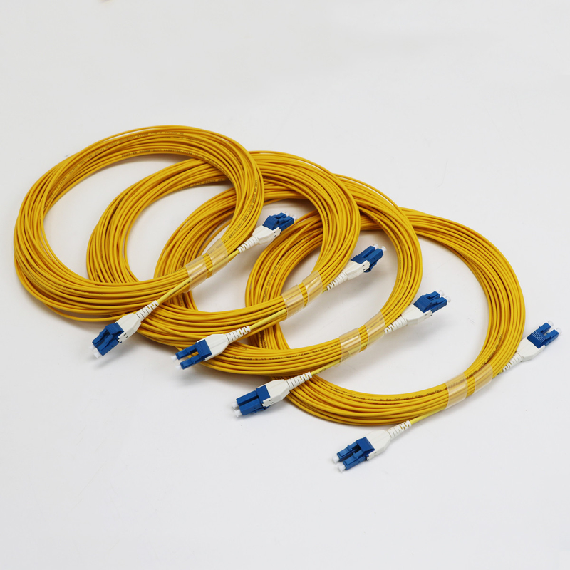 ケーブル長さ 1M LCユニブートデュプレックス シングルモード G657.A1 Bendインセンシティブジップデュプレックス 2mm LSZH 低損失 0.15dB ファイバーパッチコード